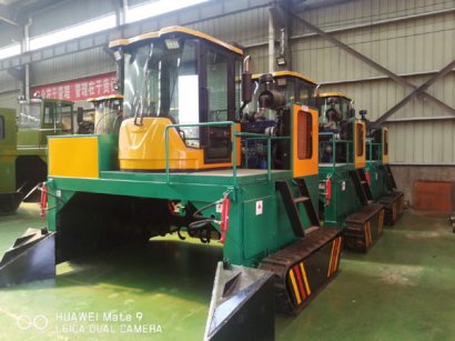 履帶式翻堆機發酵設備維護方法詳解